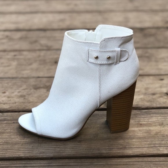 Rock & Republic Rider Faux Leather Boots - Picture 2 of 7